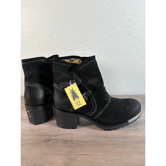 FLY LONDON Logger Lory048 Black Leather Oiled Suede Rug Ankle Boots chunky Studs - Picture 3 of 9